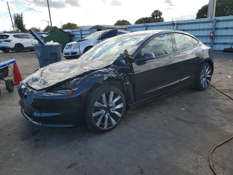 2025 Tesla Model 3 მანქანა იყიდება აუქციონზე, vin: 5YJ3E1EA2SF037027, აუქციონის ნომერი: 75991835