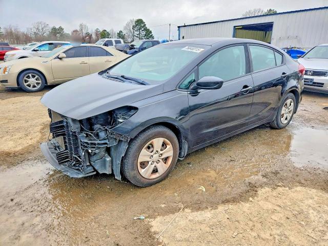 76640315 :رقم المزاد ، 3KPFL4A72JE268657 vin ، 2018 Kia Forte مزاد بيع