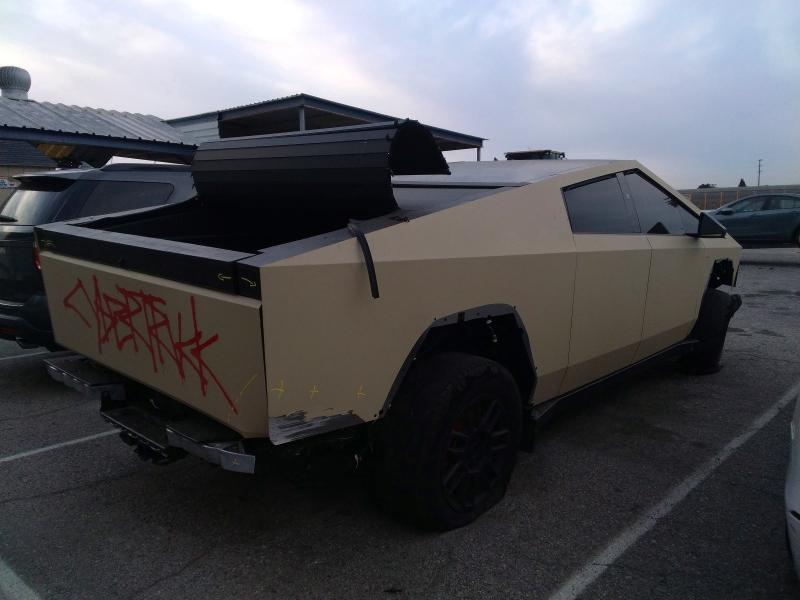 72749195 :رقم المزاد ، 7G2CEHED3RA048285 vin ، 2024 Tesla Cybertruck مزاد بيع