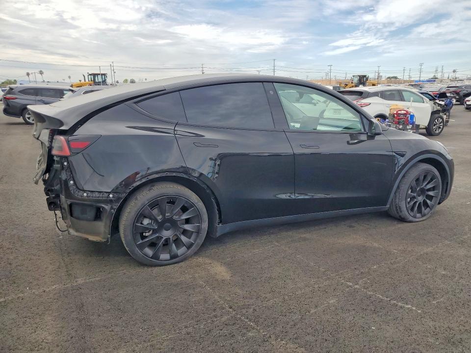 75783575 :رقم المزاد ، 7SAYGDEE7NF417881 vin ، 2022 Tesla Model Y مزاد بيع