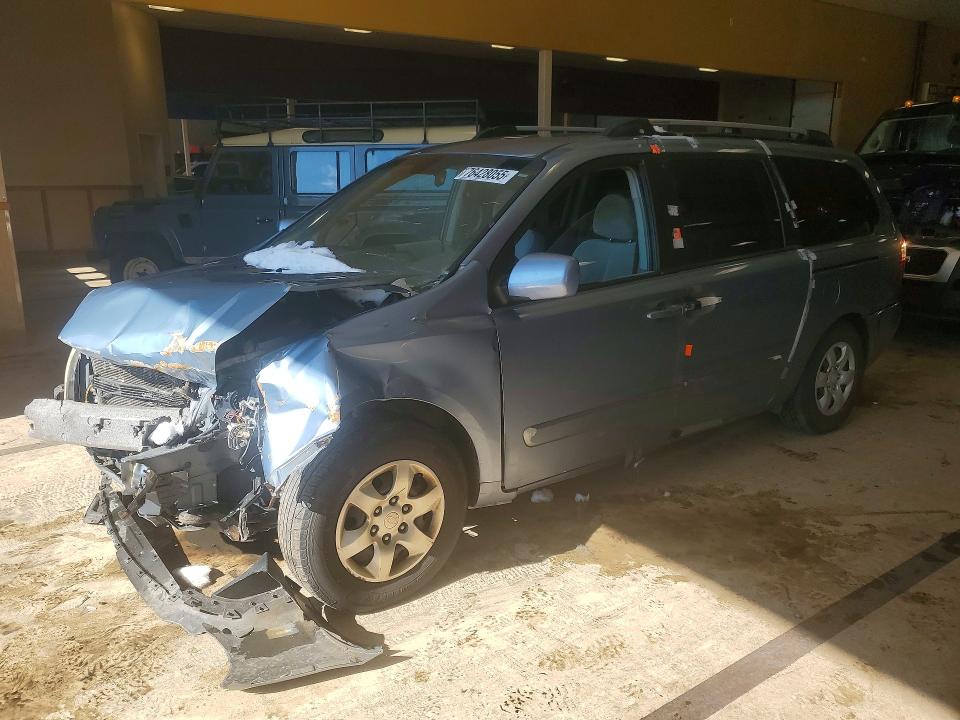 Продажа на аукционе авто 2006 Kia Sedona, vin: KNDMB233366049132, номер лота: 76428055