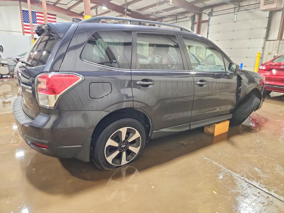 2017 Subaru Forester მანქანა იყიდება აუქციონზე, vin: JF2SJAGC2HH484425, აუქციონის ნომერი: 76656595