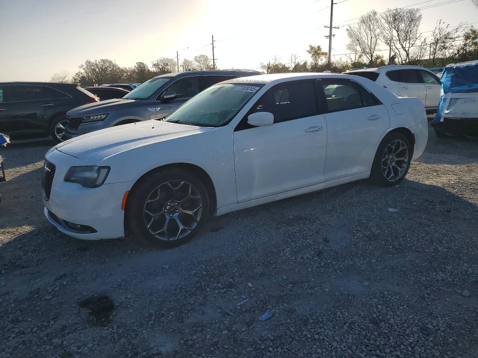 2016 Chrysler 300 მანქანა იყიდება აუქციონზე, vin: 2C3CCABG5GH224346, აუქციონის ნომერი: 77839745
