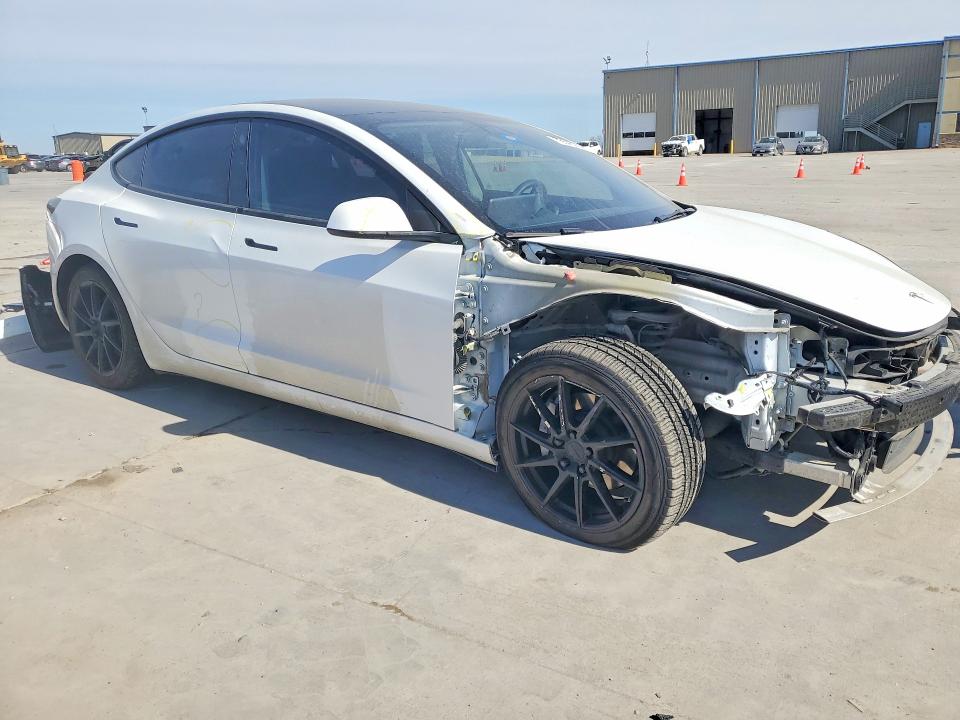 76545125 :رقم المزاد ، 5YJ3E1EB8NF206075 vin ، 2022 Tesla Model 3 مزاد بيع