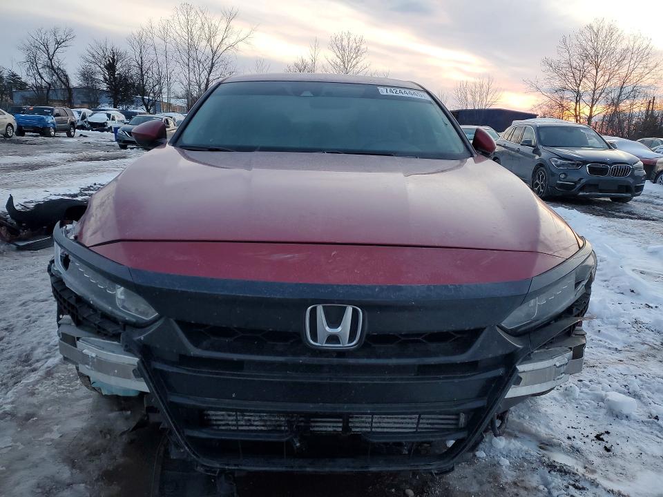 74244445 :رقم المزاد ، 1HGCV1F18KA014232 vin ، 2019 Honda Accord مزاد بيع
