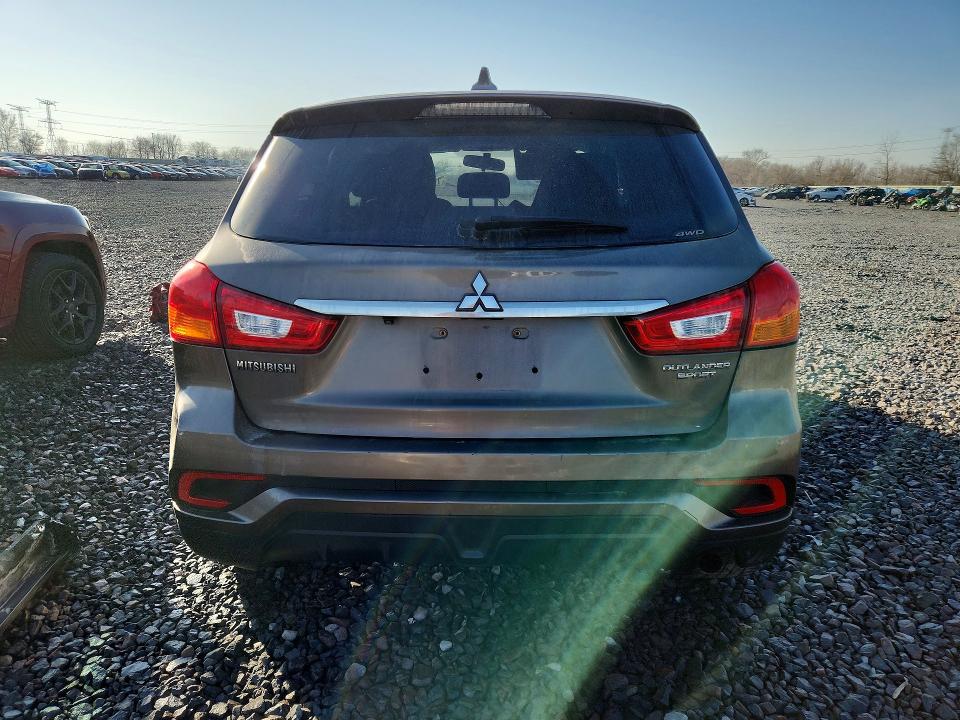 76000875 :رقم المزاد ، JA4AR3AU2JU010014 vin ، 2018 Mitsubishi Outlander Sport مزاد بيع
