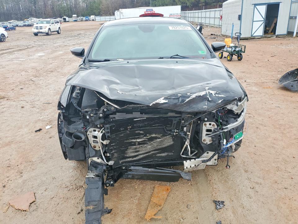 78251025 :رقم المزاد ، 1C3CCCCB9FN545374 vin ، 2015 Chrysler 200 مزاد بيع