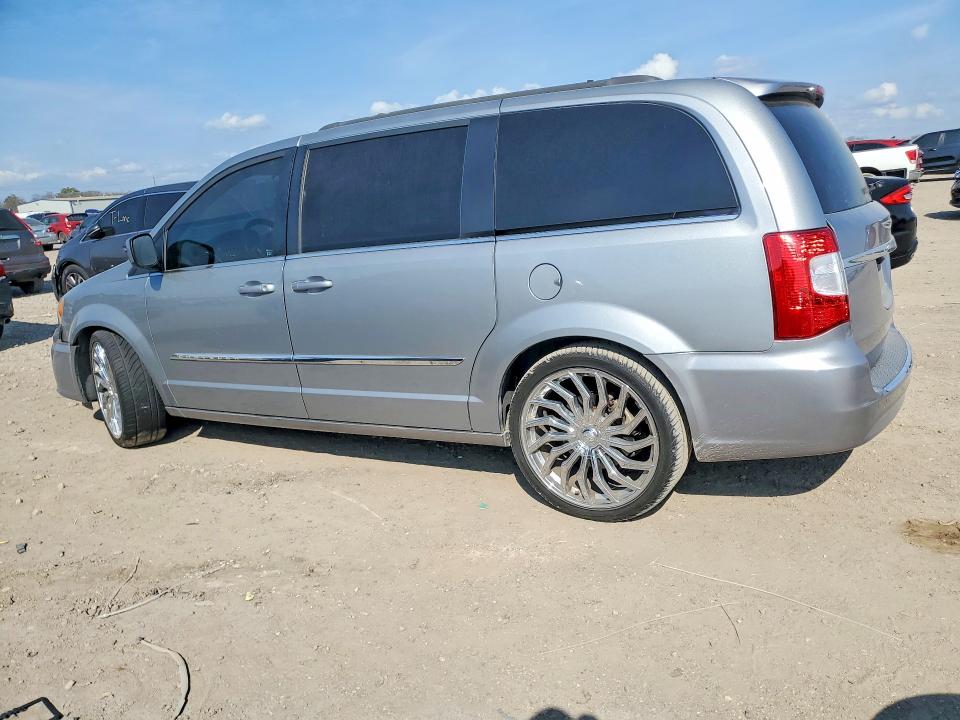 2015 Chrysler Town & Country მანქანა იყიდება აუქციონზე, vin: 2C4RC1BGXFR595615, აუქციონის ნომერი: 77557315