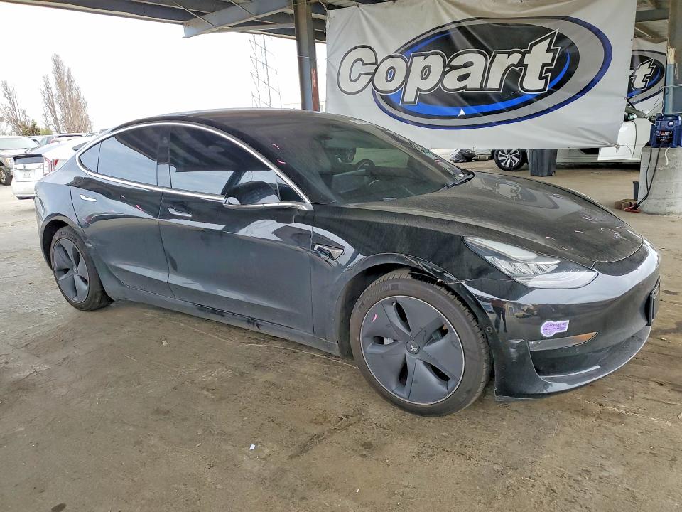 Продажа на аукционе авто 2018 Tesla Model 3, vin: 5YJ3E1EB7JF144355, номер лота: 76749075