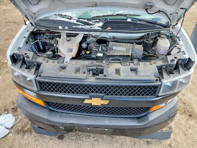 77182155 :رقم المزاد ، 1GCWGBFG4L1273317 vin ، 2020 Chevrolet Express 25 مزاد بيع