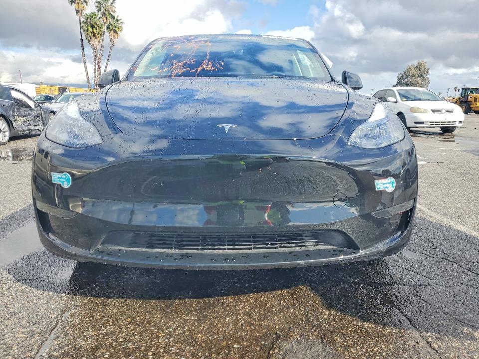77570175 :رقم المزاد ، 7SAYGDED2SF321014 vin ، 2025 Tesla Model Y مزاد بيع