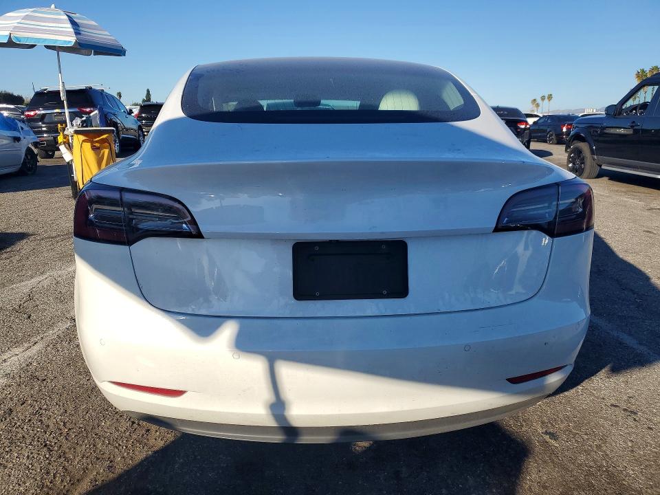 Продажа на аукционе авто 2019 Tesla Model 3, vin: 5YJ3E1EAXKF486892, номер лота: 75620925