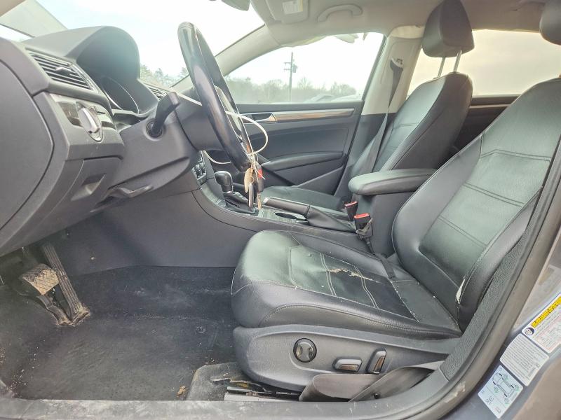 77145175 :رقم المزاد ، 1VWGT7A35HC038175 vin ، 2017 Volkswagen Passat مزاد بيع