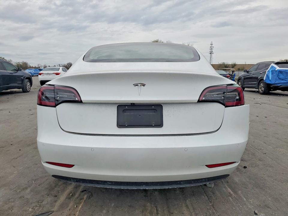 78376305 :رقم المزاد ، 5YJ3E1EAXMF084275 vin ، 2021 Tesla Model 3 مزاد بيع