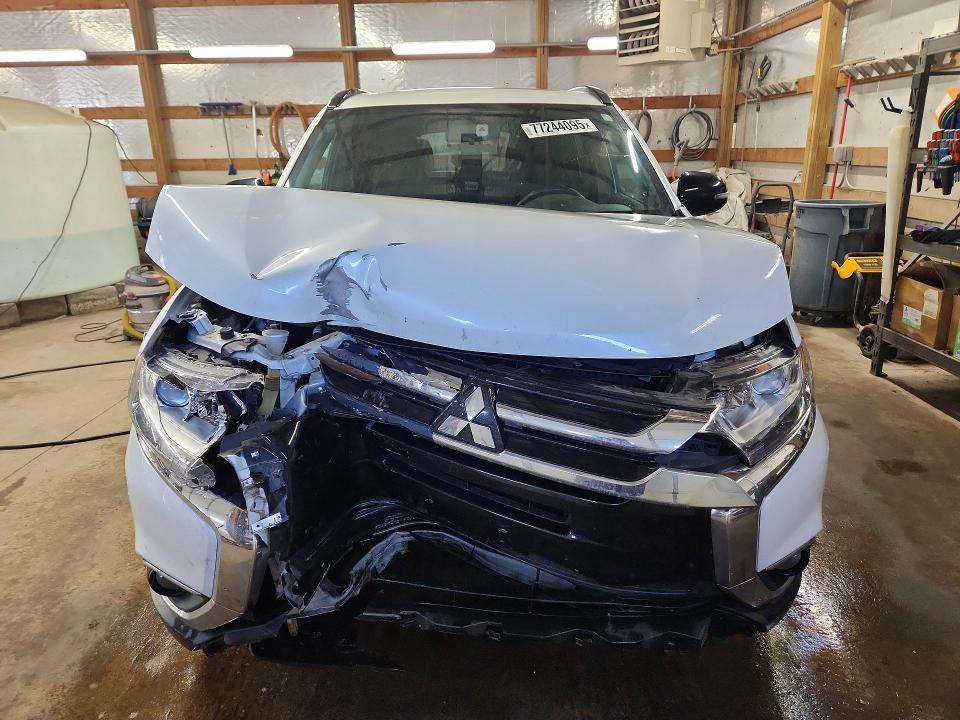 Продаж на аукціоні авто 2018 Mitsubishi Outlander, vin: JA4AD3A3XJZ060605, номер лоту: 77244095