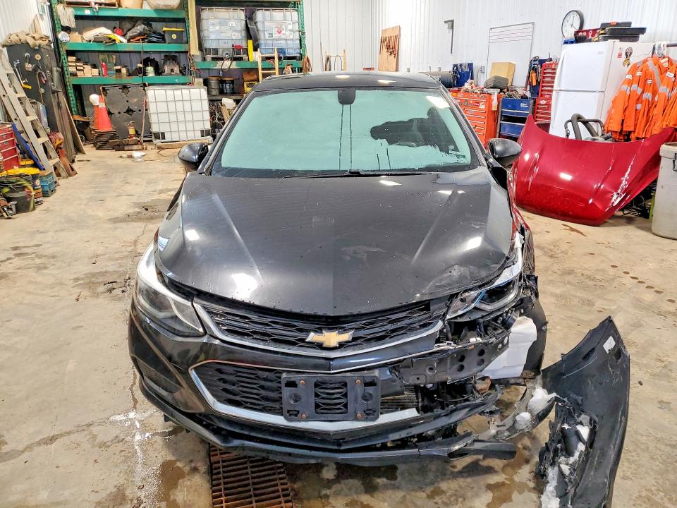 77600495 :رقم المزاد ، 1G1BE5SM0H7157580 vin ، 2017 Chevrolet Cruze مزاد بيع