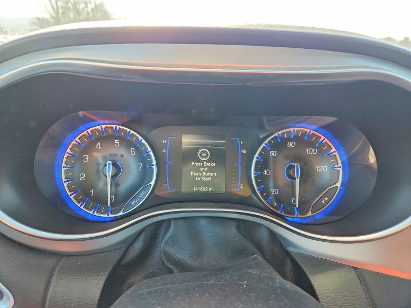 79387605 :رقم المزاد ، 2C4RC1FG4JR198209 vin ، 2018 Chrysler Pacifica مزاد بيع