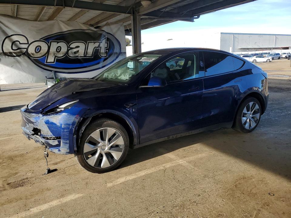 78183065 :رقم المزاد ، 7SAYGDEE9PF877577 vin ، 2023 Tesla Model Y مزاد بيع