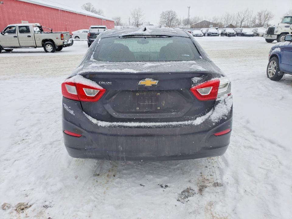 75779615 :رقم المزاد ، 1G1BE5SM6H7137706 vin ، 2017 Chevrolet Cruze مزاد بيع