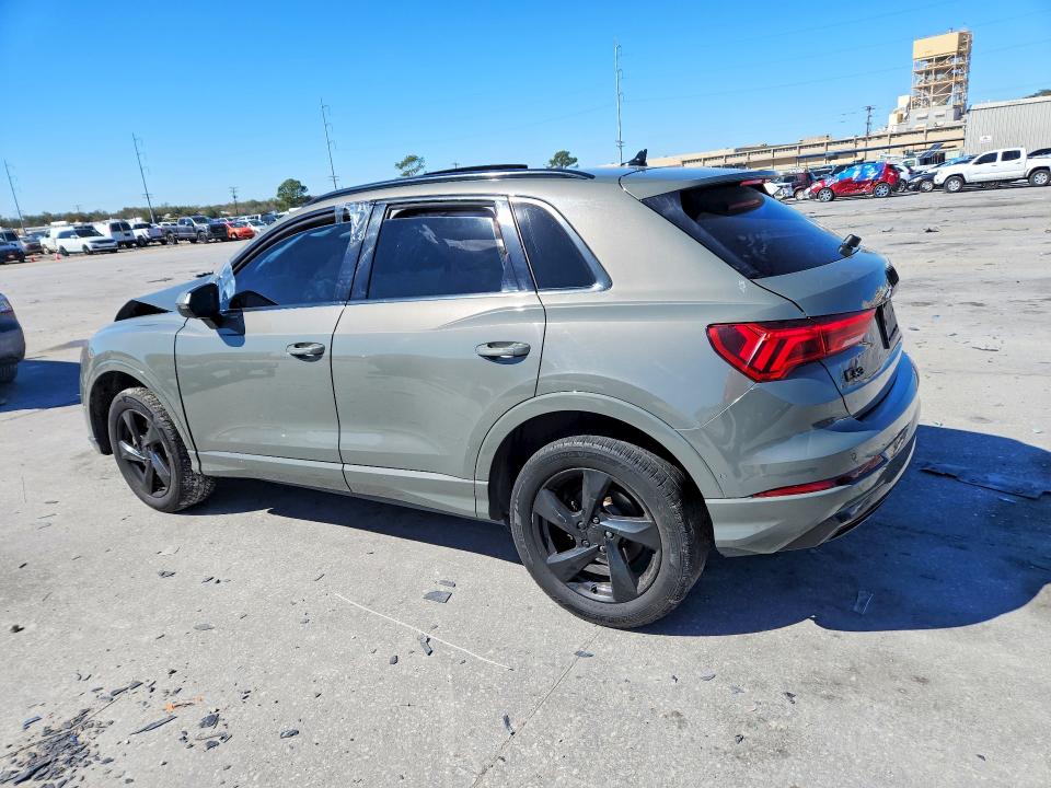75977605 :رقم المزاد ، WA1BUCF3XM1083303 vin ، 2021 Audi Q3 مزاد بيع