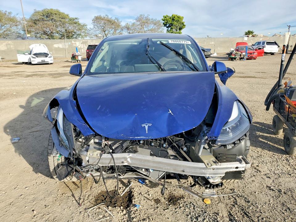 2025 Tesla Model Y მანქანა იყიდება აუქციონზე, vin: 7SAYGDED1SF232440, აუქციონის ნომერი: 78860775