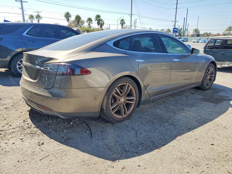 2015 Tesla Model S მანქანა იყიდება აუქციონზე, vin: 5YJSA1S24FF089186, აუქციონის ნომერი: 77476065