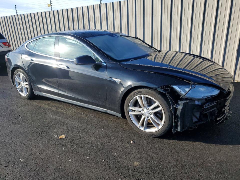Продажа на аукционе авто 2015 Tesla Model S, vin: 5YJSA1E28FF115249, номер лота: 78111885