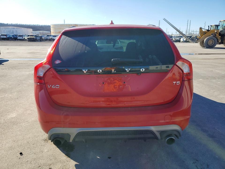 Продаж на аукціоні авто 2018 Volvo V60, vin: YV140MEL4J2390029, номер лоту: 75737805