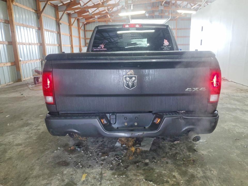 77850635 :رقم المزاد ، 3C6RR7KT9JG129873 vin ، 2018 Ram 1500 مزاد بيع