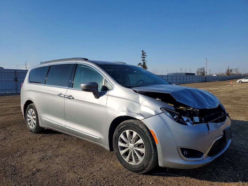77212965 :رقم المزاد ، 2C4RC1BG6HR516315 vin ، 2017 Chrysler Pacifica مزاد بيع