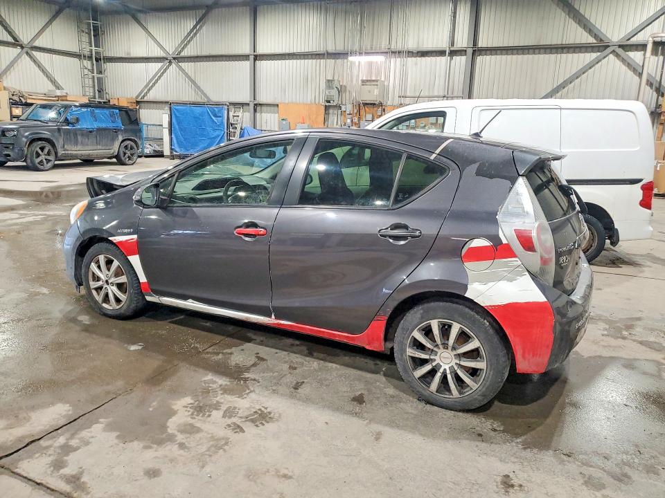 75597575 :رقم المزاد ، JTDKDTB39D1541683 vin ، 2013 Toyota Prius C مزاد بيع