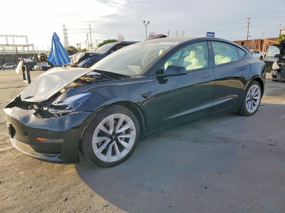 76197015 :رقم المزاد ، 5YJ3E1EB1NF130988 vin ، 2022 Tesla Model 3 مزاد بيع