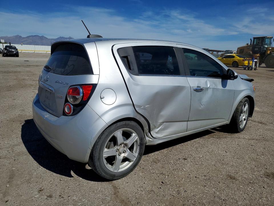 79055715 :رقم المزاد ، 1G1JE6SB8F4188834 vin ، 2015 Chevrolet Sonic مزاد بيع