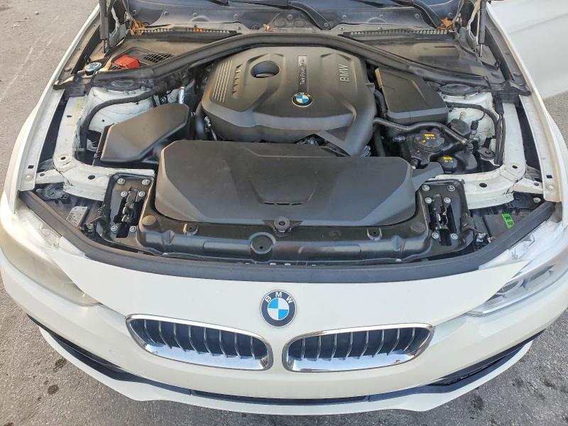 78383435 :رقم المزاد ، WBA8B9G51JNU96169 vin ، 2018 Bmw 330 مزاد بيع