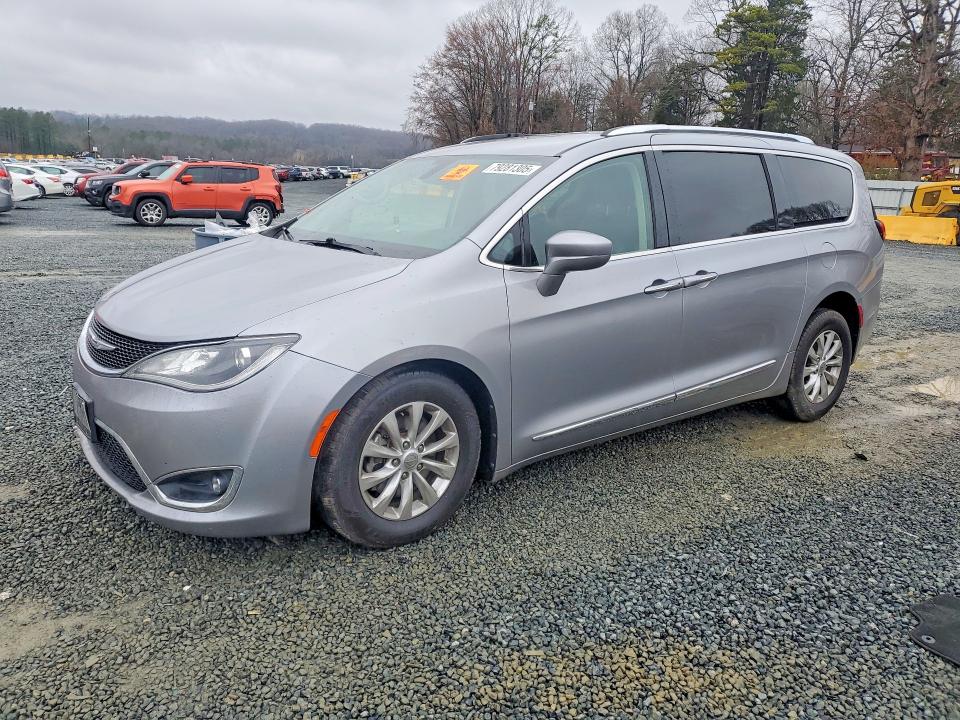 Auction sale of the 2018 Chrysler Pacifica, vin: 2C4RC1BG8JR153991, lot number: 79281305