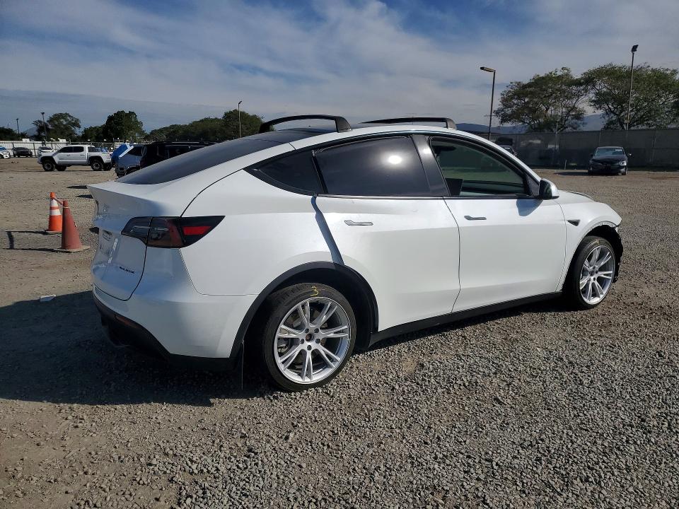75751115 :رقم المزاد ، 7SAYGAEE6RF063131 vin ، 2024 Tesla Model Y مزاد بيع