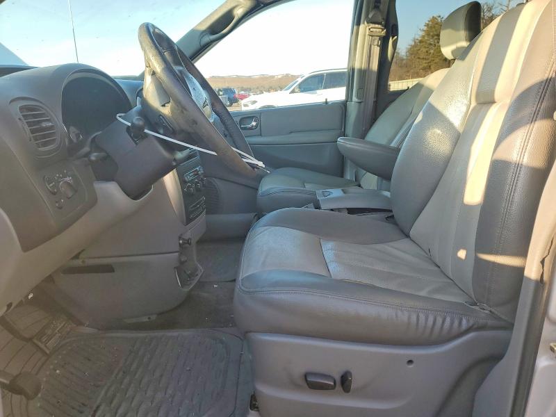 2004 Chrysler Town & Country მანქანა იყიდება აუქციონზე, vin: 2C4GP54L94R517661, აუქციონის ნომერი: 77006295