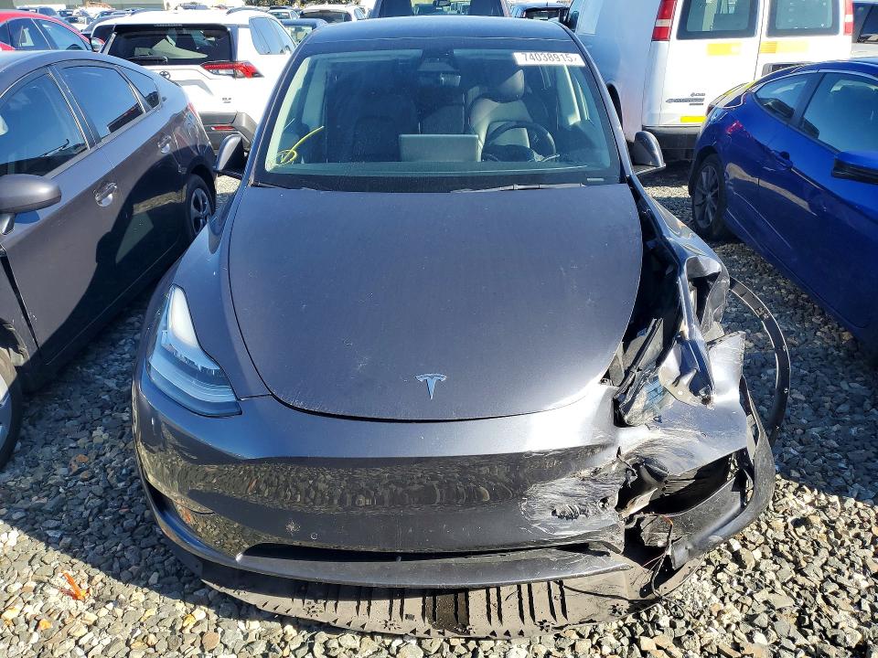 74038915 :رقم المزاد ، 7SAYGDEE8NF329325 vin ، 2022 Tesla Model Y مزاد بيع