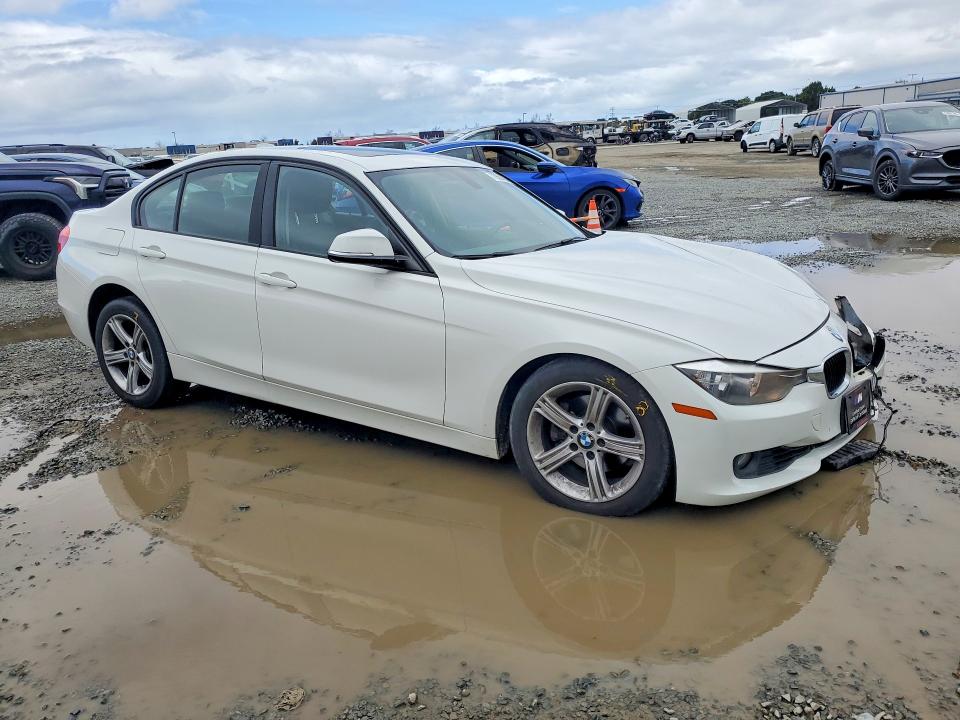 2014 Bmw 328 მანქანა იყიდება აუქციონზე, vin: WBA3B5C58EF959286, აუქციონის ნომერი: 77955365