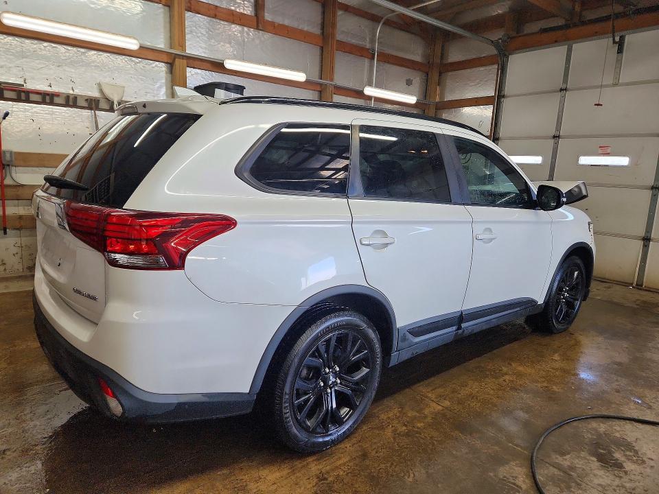Продаж на аукціоні авто 2018 Mitsubishi Outlander, vin: JA4AD3A3XJZ060605, номер лоту: 77244095