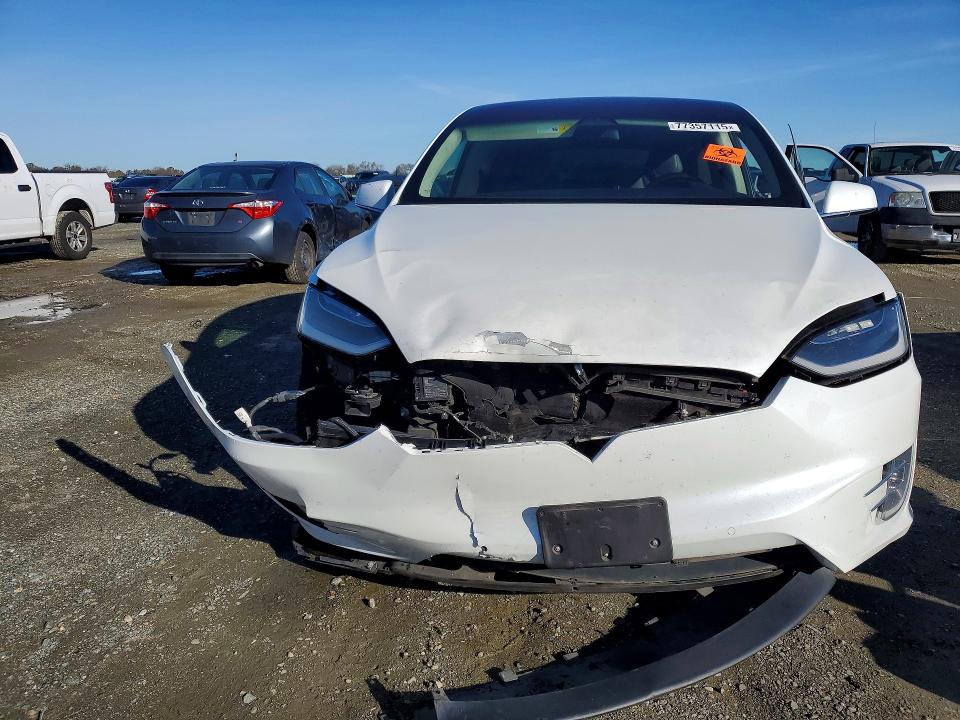 77357115 :رقم المزاد ، 5YJXCBE24HF066771 vin ، 2017 Tesla Model X مزاد بيع