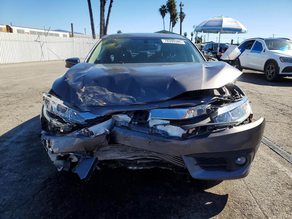 78300385 :رقم المزاد ، JHMFC1F77JX041972 vin ، 2018 Honda Civic مزاد بيع