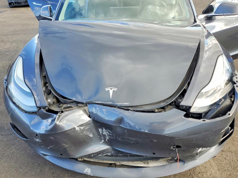 78172845 :رقم المزاد ، 5YJ3E1EA8JF077689 vin ، 2018 Tesla Model 3 مزاد بيع