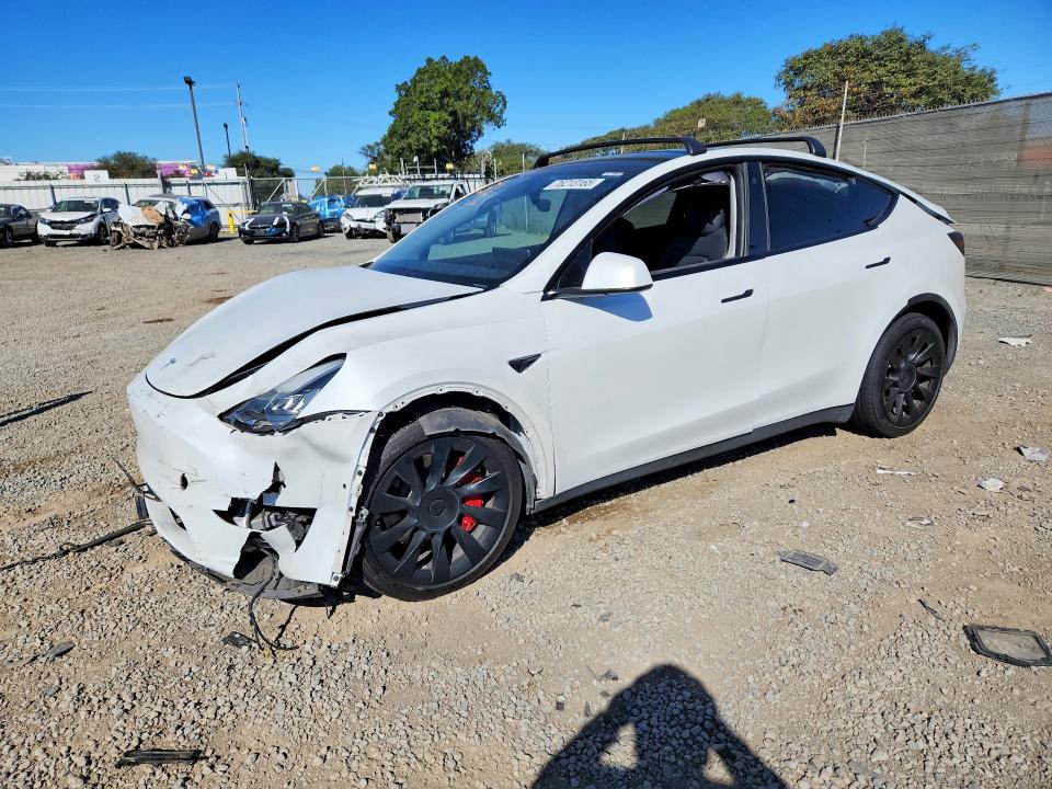 Auction sale of the 2022 Tesla Model Y, vin: 7SAYGAEE3NF492835, lot number: 76213165