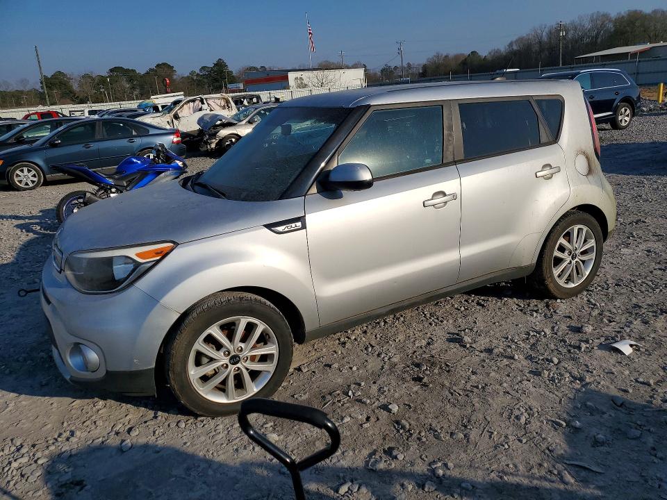 2017 Kia Soul მანქანა იყიდება აუქციონზე, vin: KNDJP3A59H7417163, აუქციონის ნომერი: 77027945