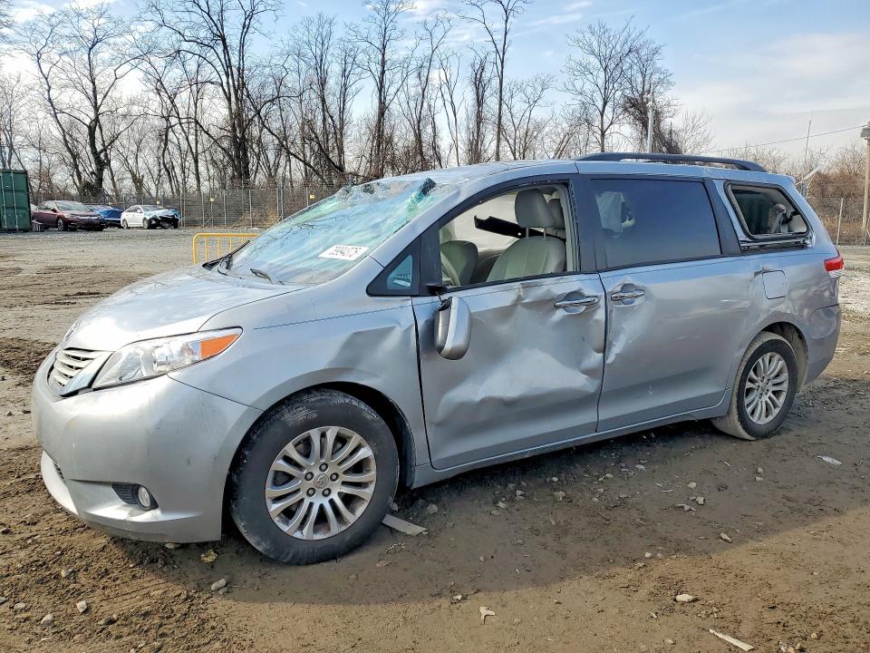 78994375 :رقم المزاد ، 5TDYK3DC1ES407512 vin ، 2014 Toyota Sienna مزاد بيع