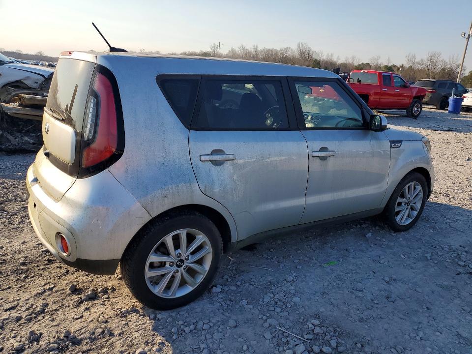 2017 Kia Soul მანქანა იყიდება აუქციონზე, vin: KNDJP3A59H7417163, აუქციონის ნომერი: 77027945