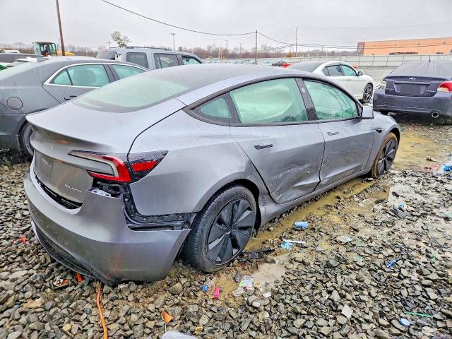 77414575 :رقم المزاد ، 5YJ3E1EB5SF977122 vin ، 2025 Tesla Model 3 مزاد بيع