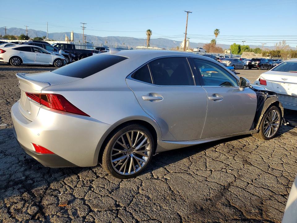 76559535 :رقم المزاد ، JTHBA1D26J5073822 vin ، 2018 Lexus Is مزاد بيع
