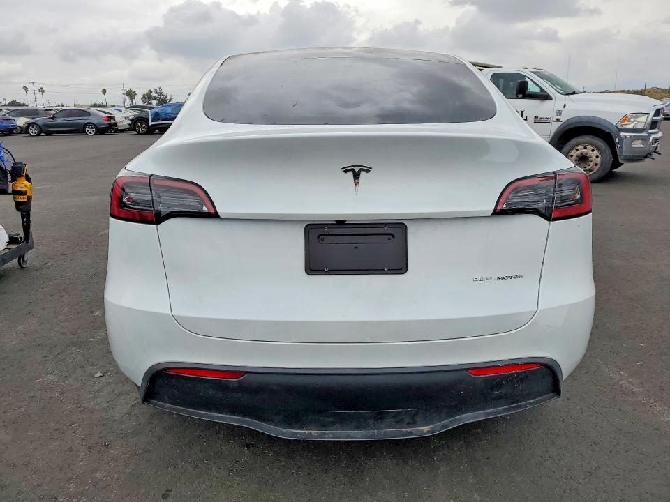 76624525 :رقم المزاد ، 7SAYGDEE9PA158049 vin ، 2023 Tesla Model Y مزاد بيع